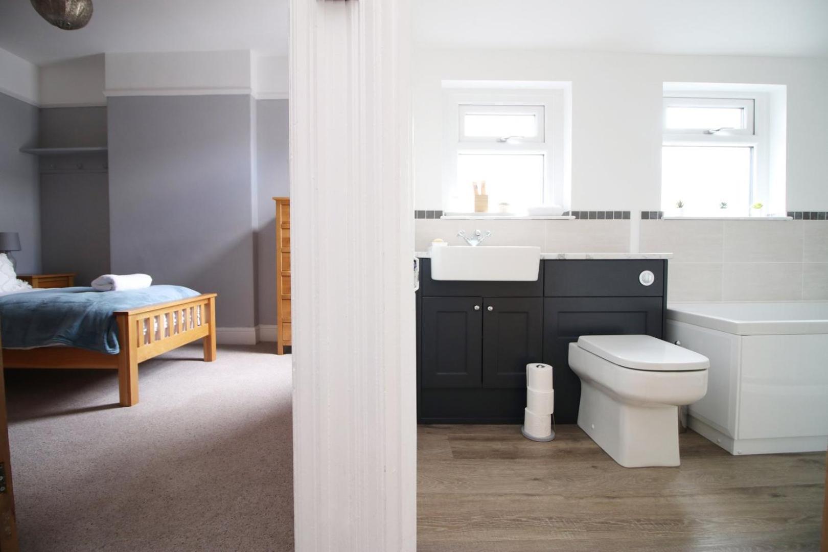 Quiet And Spacious 3 Bedroom Cardiff Extérieur photo