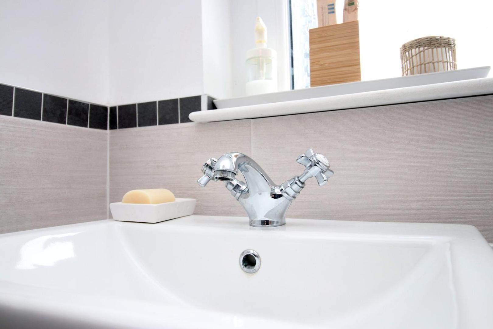 Quiet And Spacious 3 Bedroom Cardiff Extérieur photo